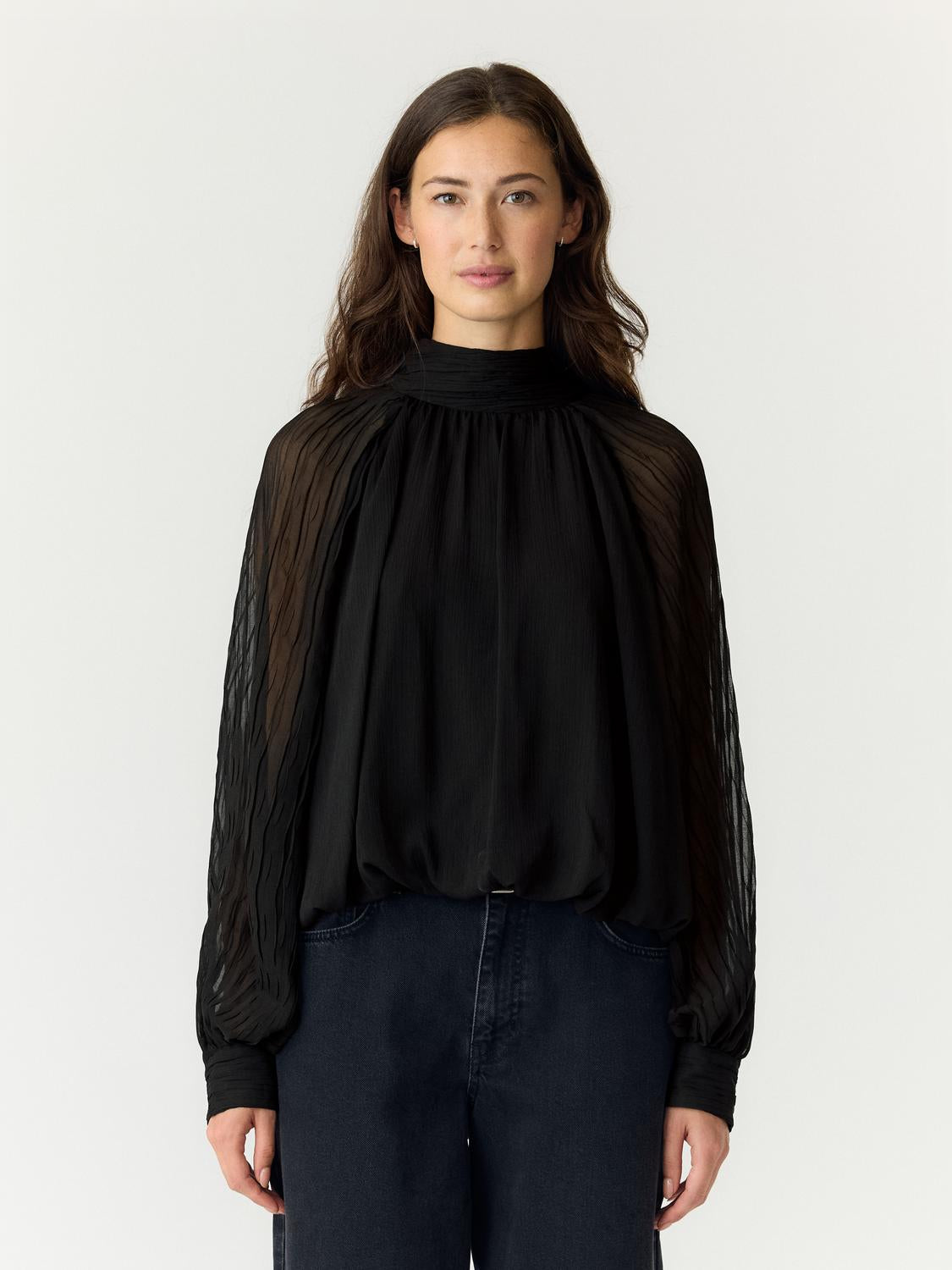model_shot-front